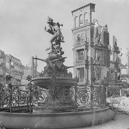 G&auml;nsediebbrunnen, nach 1945