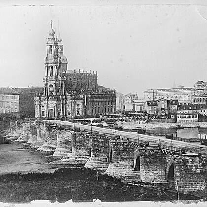 Blick über die Augustusbrücke zur Altstadt