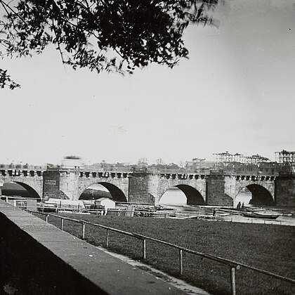 Alte Augustusbrücke (1727/1731; M. D. Pöppelmann, J. G. Fehre). Ansicht von Nordwest