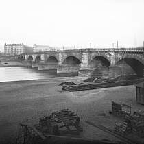 Albertbrücke (1875-1877; C. Manck). Ansicht vom Altstädter Ufer