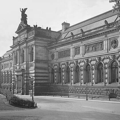 Albertinum, Eingangsseite auf der Brühlschen Terrasse