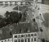 Blick vom Turm des Fernheizwerkes über das Hotel Bellevue und die Augustusbrücke nach Osten