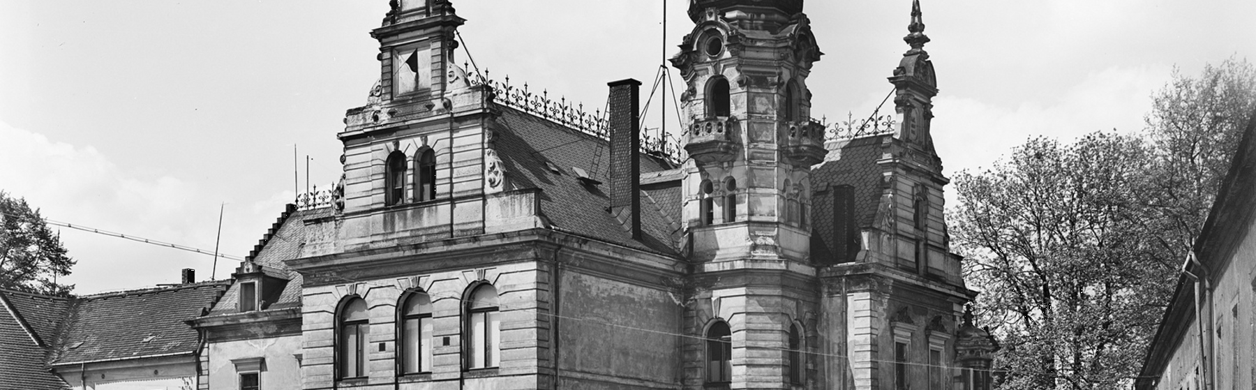 Dresden-Prohlis, Alt-Prohlis 9. Schloss (Umbau 1887/1888; C. Kirsten, O. Krey&szlig;ig, Abriss 1985). Hofansicht von S&uuml;dosten